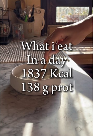 Total for the Day (1837 kcal - P: 128.8 g) Meal 1 (155 kcal - P: 7.9 g): \t•\tBifi: 200 g \t•\tPomegranate: 100 g Meal 2 (432 kcal - P: 66.2 g): \t•\tTomato: 1 small \t•\tCarrots: 1 small \t•\tLarge Cucumber: 1 \t•\tGrilled Chicken: 199 g \t•\tFennel, raw: 1 bulb \t•\tJambon de poulet: 100 g Snack 1 (171 kcal - P: 2.3 g): \t•\tGaufrettes ChocoTom: 33 g Meal 3 (478 kcal - P: 36.4 g): \t•\tPotatoes, boiled: 200 g \t•\tMilk: 100 ml \t•\tBouillon cube: 0.5 cube \t•\tChicken thigh: 100 g \t•\tEgg: 1 