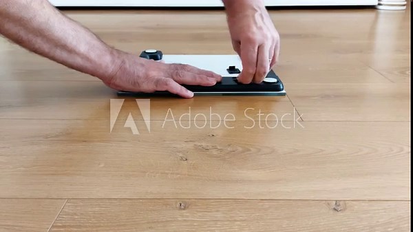 Quick guide to safely remove and replace batteries in digital scales. Learn how to access compartments, swap batteries, and restore function in minutes-no tools required