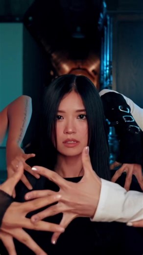 Sunni Hạ Linh Dance Cut in 'Nhé Anh' - Halloween Special Video 🎃