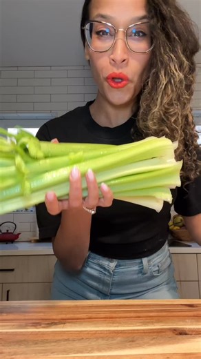 51K views · 7.4K reactions | Juicing on a budget 塞 The juicer I am...