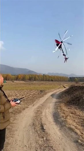 Chinese RC Helicopter Mastermind Pulls Off INSANE Mid-Air Tricks! 😱✈️"#aviation #youtubeshorts