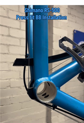 Press-fit bottom bracket installation procedure: frame prep, bearing alignment, and controlled press methodology. #fyp #diy #biketok #mechanic #bikelife