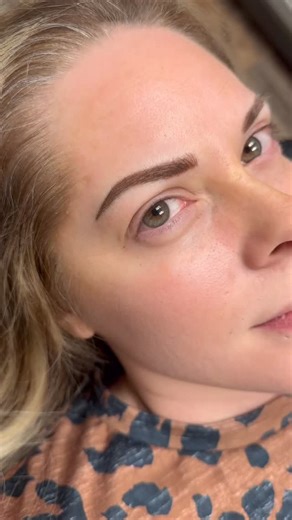 Alyssa Scoggins•Hair Stylist•Permanent Jewelry MUA • Spray Tans• on Instagram: "Microblading vs. Powder Brows ✨ Microblading is designed to create natural, hair-like strokes, ideal for a soft and realistic brow. Powder Brows provide a smooth, shaded finish, similar to a perfectly applied makeup look, with added definition and longevity. Each service is fully customized based on your skin type, facial structure, and lifestyle to ensure results that enhance your natural beauty. The result is brows