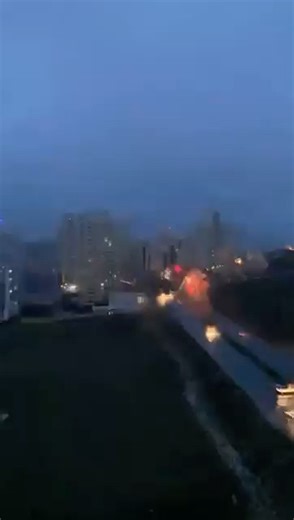 Distorted Lights | Mysterious Rain Flow