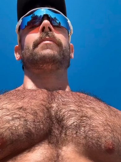 Vellos bellos. #gay #gaytiktok se le mueve hombres hombres de 40 a 50 guapos hombres enseñando hombres guapos entre 50 y 60 hombre guapo