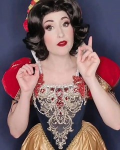 20K views · 1.1K reactions | Snow White remind you to #washyourhands Yes, your highness✋駱 Snow White: INS nikitacosplay #cosplay #cosplayvideo #cosplayer #snowwhite #snowwhitecosplay | EZCosplay Costumes | Facebook