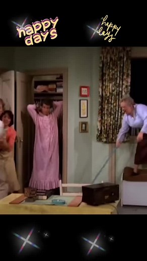 Fonzie Kisses Gorgeous in Best Happy Days Moment
