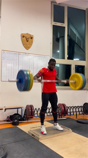Junior Ngouanom on Instagram: "🏋🏽‍♂️✨C&j 7 +1"