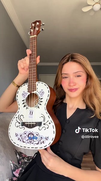 Arte inspirada em 'Viva a Vida' no Ukulele