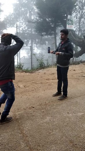 Ada paavingala indha velaiya eppoda patheenga @pks0212.... #friends #atrocities#funny