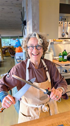 Chef Susan Feniger on Instagram: "OK, I think I’ve showed you guys this before but I keep getting knife sharpening tutorial requests so here you go! Hope it helps! #Susanfeniger #cookingwithfeniger #letsgetcooking #Cheftips"