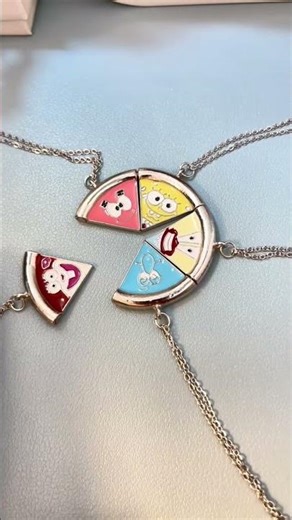 Stylish lockets with designs that are new