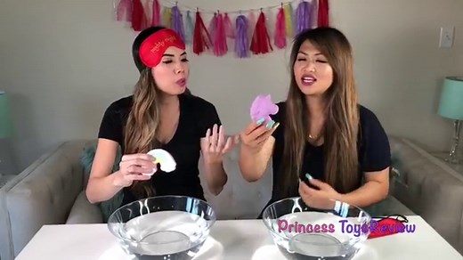 Guess the Bath Bomb Toy Surprise Challenge with Princess T vs Princess Pham