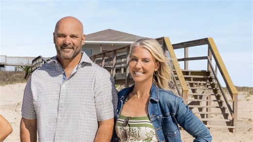 'Renovation Island' Star Sarah Baeumler Stuns in a New Poolside Photo