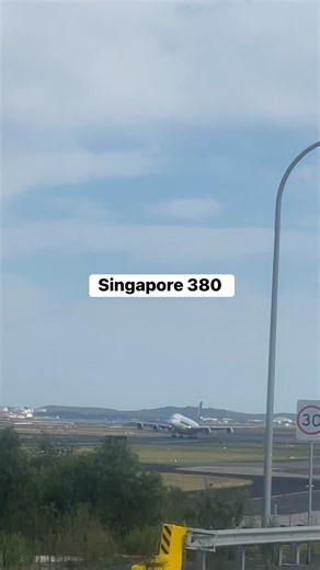 Listen to this roaring engine for takeoff Singapore 🇸🇬 Airlines best in business. From sydney to singapore. #aviation #singaporeairlines #changi #sydneyairport #qantas #A380 #fypシ゚viralシfypシ゚ Singapore Airlines | Aviation Vibes