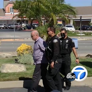 He had guns and flashing blue lights but he was no cop. Real SoCal police officers arrest a suspected fake cop with a disturbing arsenal and a car that looked like an unmarked police cruiser. So what was he up to? Eyewitness News with new clues in the arrest of a man police call armed and dangerous. Tonight at 11 from ABC7. https://abc7.com/6344162 | ABC7