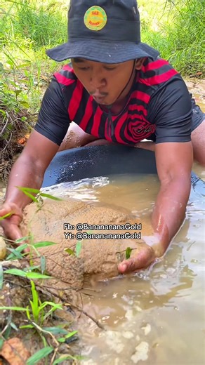 The Process of Finding Gold: Characteristics and Techniques