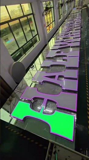 Texto LED programable para promociones | LuminVerse Sign