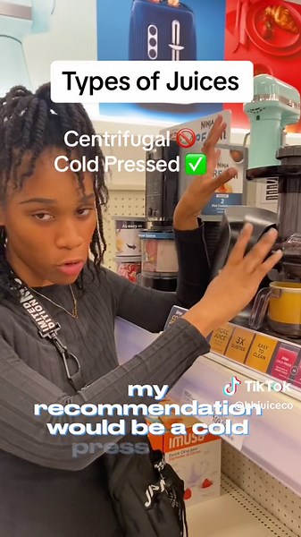 The most popular juicers that are used when juicing are the Cold Pressed juicer and the Centrifugal juicer. With a Centrifugal juicer its a lot more heating that’s happening when using one. The problem with that is bacteria 🦠 is more prevalent in the juices and with more oxidation in the juices it causes the juice to lose the nutritional vaules. On the other hand with a Cold Press juicers it has little to on heating☄️ during the juicing process. Helping preserve the enzymes minerals and nutrien