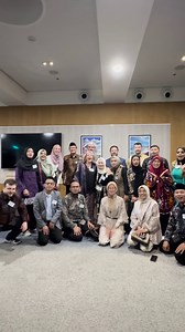 Tujuh tokoh Muslim muda Australia baru-baru ini mengunjungi Indonesia untuk memperkuat hubungan lintas agama dan budaya melalui Program Pertukaran Muslim Australia-Indonesia (AIMEP). 🇦🇺🤝🇮🇩 Dari Jakarta hingga Makassar, mereka terhubung dengan para pemimpin agama, pendidik, dan komunitas — membangun persahabatan dan pemahaman yang melampaui batas. 🌏✨ --- Seven Australian Muslim emerging leaders recently visited Indonesia to strengthen interfaith and intercultural ties through the Australia-