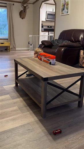 Let the arguing over Christmas presents begin 😵‍💫