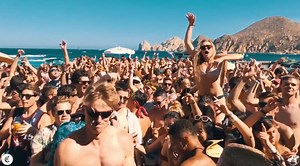 9 comments | Spring Break with JusCollege be like... Official week 5 recap video out now!! ☀️ | College Weekly | Facebook