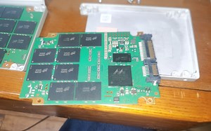 镁光英睿达固态拆解与泄密原理可能性分析(马牌主控定制固件)