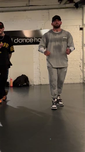 Falling back in love with dance has been the best journey. My journey as a dancer start aged 11. I’ve been performing for 17 years by the age of 31. Fun fact I started my performing arts career in musical theatre. Jazz… singing acting and smiles… my career has taken me amazing places and I’m so grateful to be able to spread joy and laughter with everyone on this side of the world 🇦🇺 Have you ever taken a huge risk and put everything on the line to see it pay off? | Zac Smith