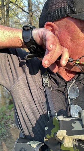 Hand placement for using a finger release in Archery #Archery #FingerRelease #HowTo #Beginner