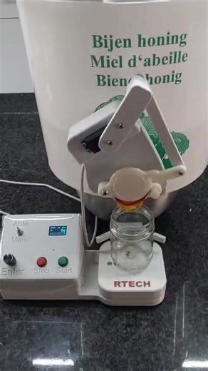 Filling Honey: A Beekeeper's Guide to Harvesting