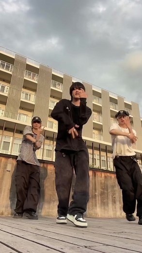 Sevenダンスチャレンジで踊ってみよう！