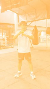 Do YOU train your reflexes enough? 🥊 Quick reactions can make the difference between getting hit and landing punches clean. 💥🥊 Boxing drill of the day with coach Arnon @non.non___10 at @theboxthailand in Bangkok, Thailand. 🌆🏠 Interested in Train & Stay packages (all levels welcome) at @theboxthailand? DM for more info! Want to book a private training session with coach Arnon? You can book directly from our website or phone app: 🌐 https://theboxthailand.com/book-coaching/ 📲 https://qrco.de
