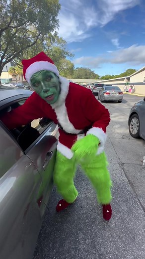 The Grinch Must Be Stopped! #lionsonthecloud #fyp #fypシ #foryoupage #grinchmas #holiday #grinch #school #theatre #actor #christmas #scary #comedy #behindthescenes