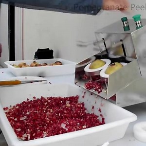 426K views · 650 shares | Satisfying Fruit Peeling Machine Watching this fruit peeling machine in action is seriously satisfying  BuzzFeed Food Tasty Delish Food Network INSIDER food Cooking Panda Tastemade Spoon University MetDaan Food UNILAD Grub The FOOD Bible | Viral Food TV | Facebook