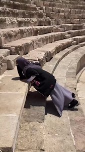 😮 Wow!!! A niqabi crushing stair climbing workout!!!! 😮 👏👏 🎥 : IG/@bint3rabia | World Hijab Day