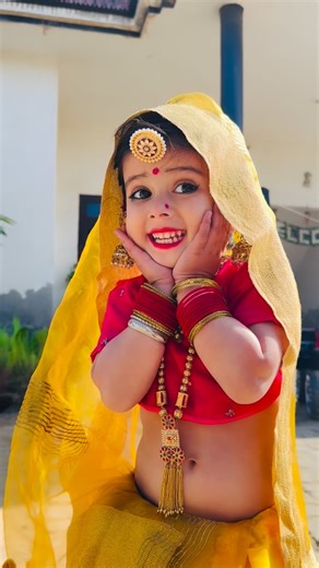 Chinki Minki | Inosent love story 🥰🥰🥰💝💝❣️❣️😍😍 #chinkiminki002 #viral #dhanishera #instagram #treadingreels #instagramreels #love #viralreels #model... | Instagram