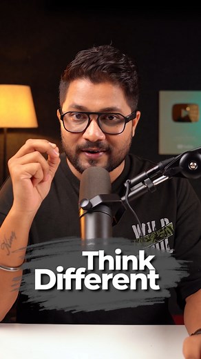 Apple’s iconic "Think Different" slogan and how it reshaped the brand! In 1997, Apple was struggling to find its identity, but when Steve Jobs returned, he turned things around with a bold new vision. Jobs partnered with the ChiatDay agency, which suggested the revolutionary "Think Different" slogan that perfectly captured Apple’s essence of creativity and innovation. From featuring legends like Einstein, Edison, and Mahatma Gandhi in their ads to using "Think Different" as a call for change, th