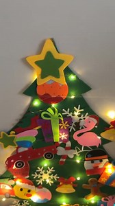 1.3K reactions · 113 shares |  Un albero di Natale in feltro da parete ✨ Include 26 decorazioni  I bambini lo adorano! ★ Alto 1,2 metri - i bambini possono decorarlo da soli ACQUISTA QUI | Frilla | Facebook