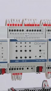 Un module de relais à 8 : vidéo de stock (100 % libre de droit) 3613166021 | Shutterstock