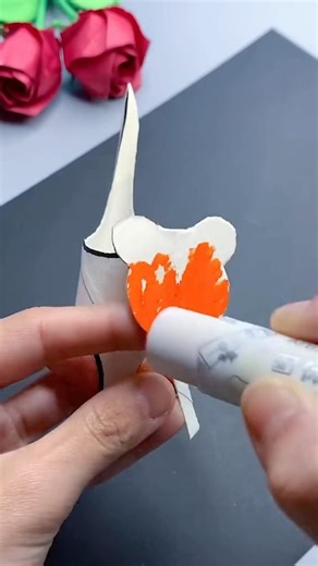 113K views · 198 reactions | Et toi tu fais quoi de tes rouleaux de papiers toilettes usagés ? Inspiré de @satine_walle et Huyhoangthanh24815 sur TikTok. #diy #diyhomedecor #diycrafts #diyproject #diyideas #diychildren #bricolage #bricolageenfant #bricolagemaison #toiletpaper #toilettepaper #toiletpaperchallenge | Brunograffer | Facebook