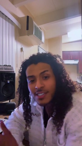 LeProtti on Instagram: "GO CRAZY piano cover 😤 . . . #piano #cover #chrisbrown #vocals #sing #rnb #explore #explorepage #share #like #comment #save"