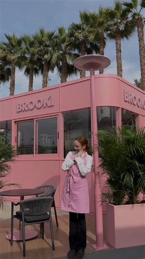 Wowee this year 🥹 opened 5 new stores, our first location in Sydney, 4 international pop ups, opened a new warehouse, received our first investment to open overseas, grew to a team of 50 in Australia and welcomed another baby girl into the world! Kept smiling through it all and wouldn’t be here without ALL OF YOU! ✨ thank you thank you thank you. #brooki #bakeryowner | Brooki Bake House