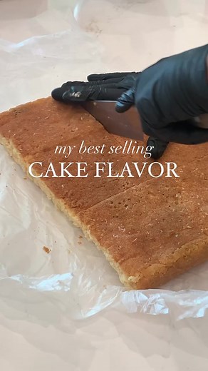 Hands down the most loved cake flavor in my cake business. This always gets the people going! Many people still are unaware of what COOKIE BUTTER is, but once they try it they FALL IN LOVE! And I mean to the point where that’s all they want to talk to me about…like can I get a hello, how are you doing first??? 🤣 And I saw this played out even more at my first market. I gave out samples (🚨major key 🚨) and when asked what flavor they should try, I always went with cookie butter and everyone who