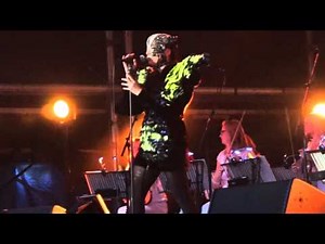 Björk - Army Of Me (Live at Manchester International Festival 2015)