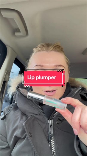 Maxi Lip Plumper: Achieve Gorgeous Full Lips