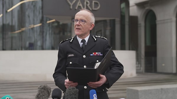 Met Police cannot sack officers by removing vetting clearanc