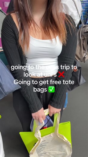 Exploring Universities on the UCAS Trip