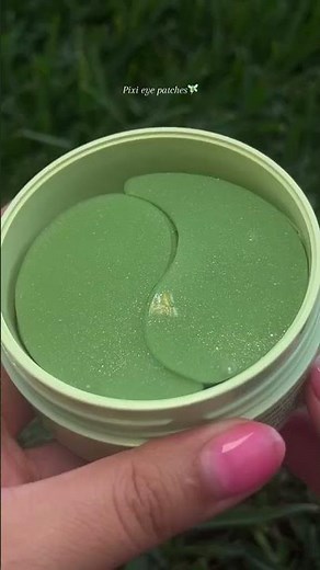 Treat your under-eye area to our DetoxifEYE Patches! 💚 #PixiBeauty