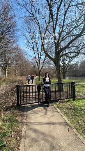 Nonchalant Girls in the Netherlands: A Cultural Insight