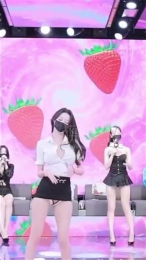 😍 Dance so good it gives chills! #DanceMagic #PandaClass